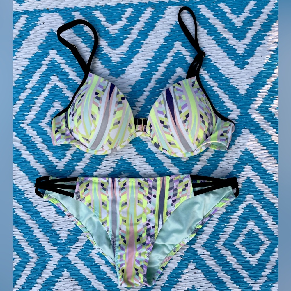 Victoria’s Secret Bikini Set